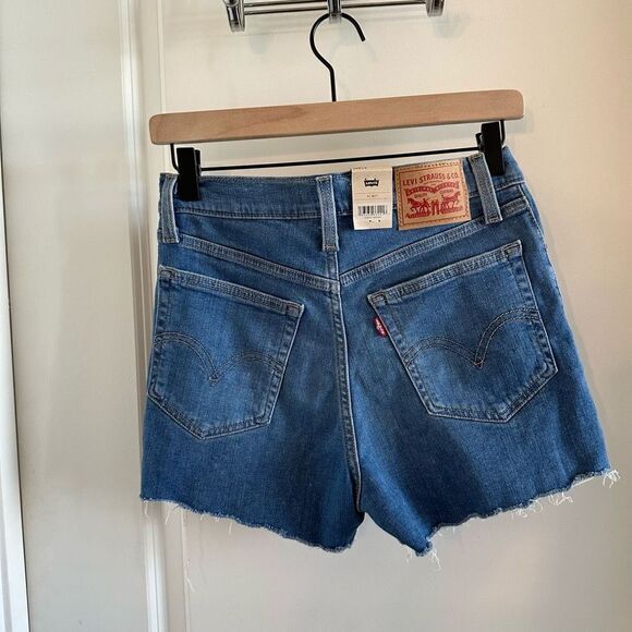 NWT Levi’s High Rise Shorts - Picture 5 of 11